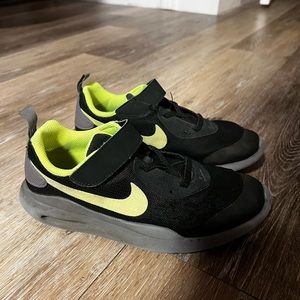 Boys Nike Velcro shoes